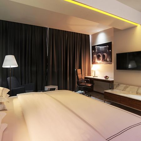 Krystal Urban Guadalajara Hotel Ngoại thất bức ảnh