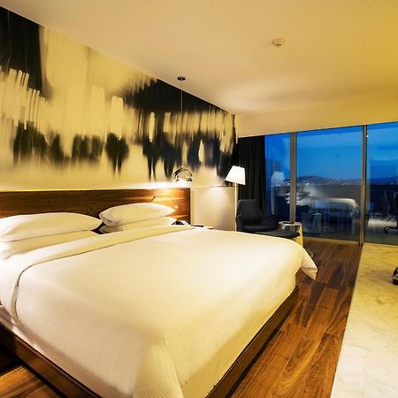 Krystal Urban Guadalajara Hotel Ngoại thất bức ảnh