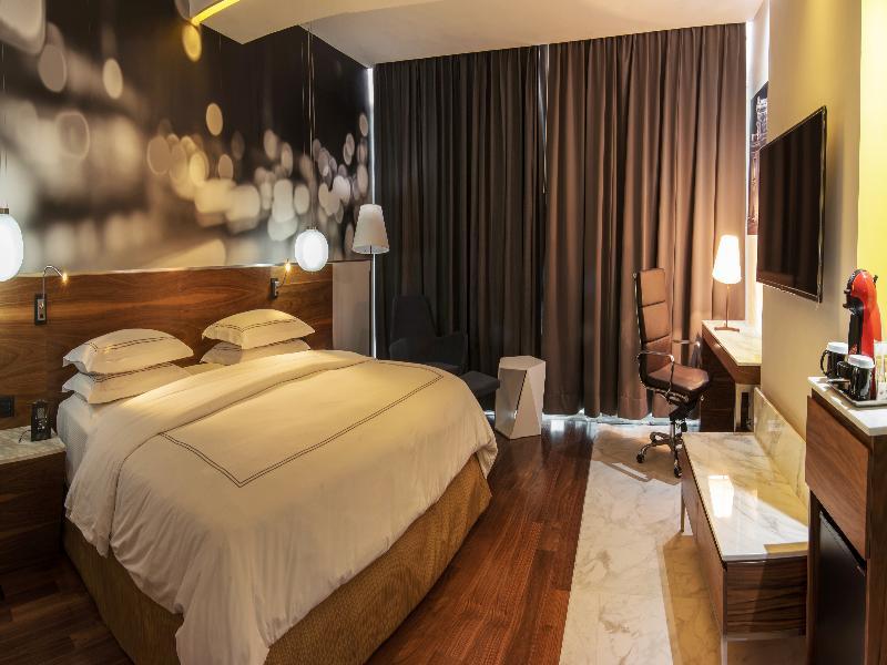 Krystal Urban Guadalajara Hotel Ngoại thất bức ảnh