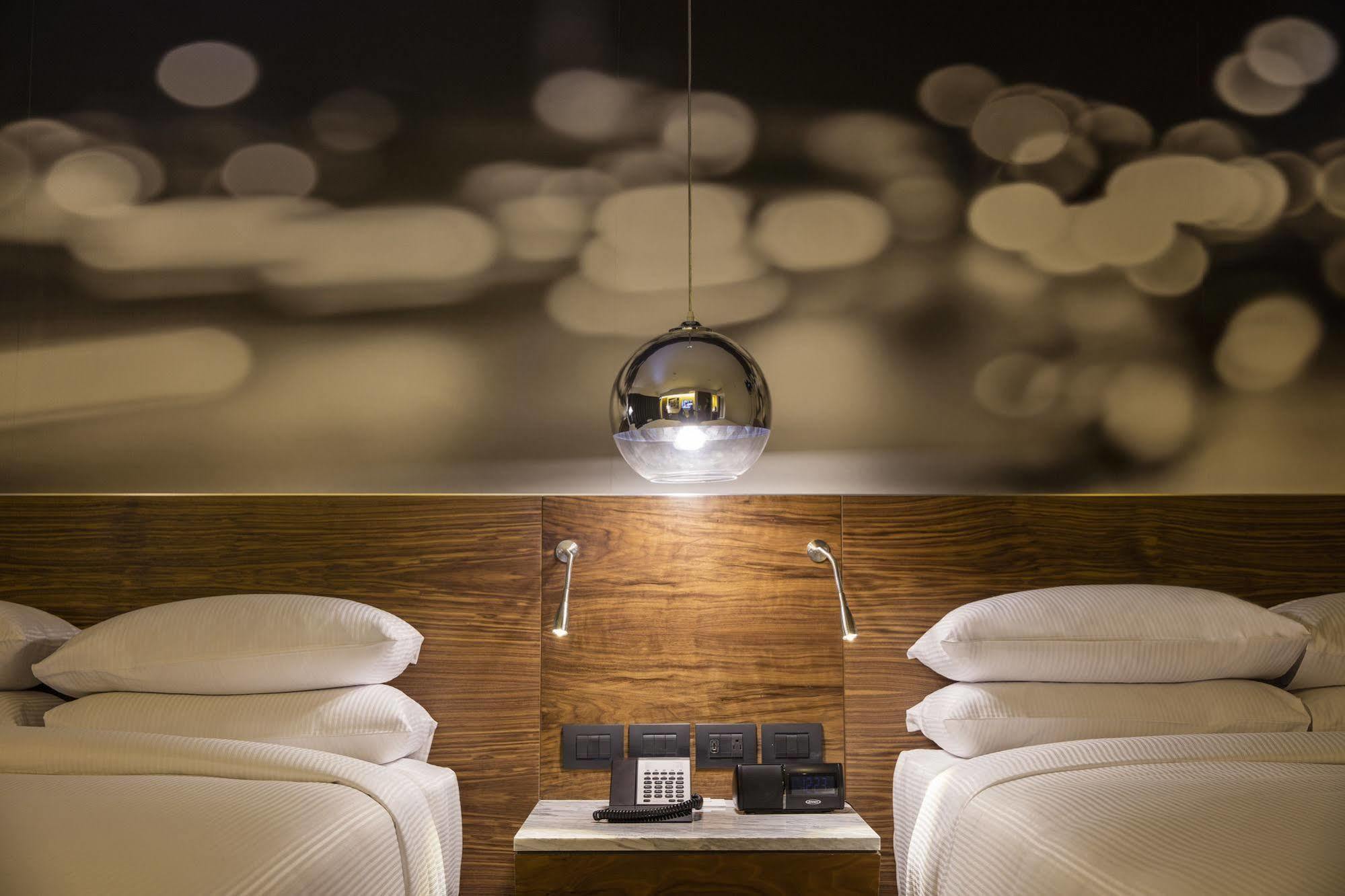 Krystal Urban Guadalajara Hotel Ngoại thất bức ảnh