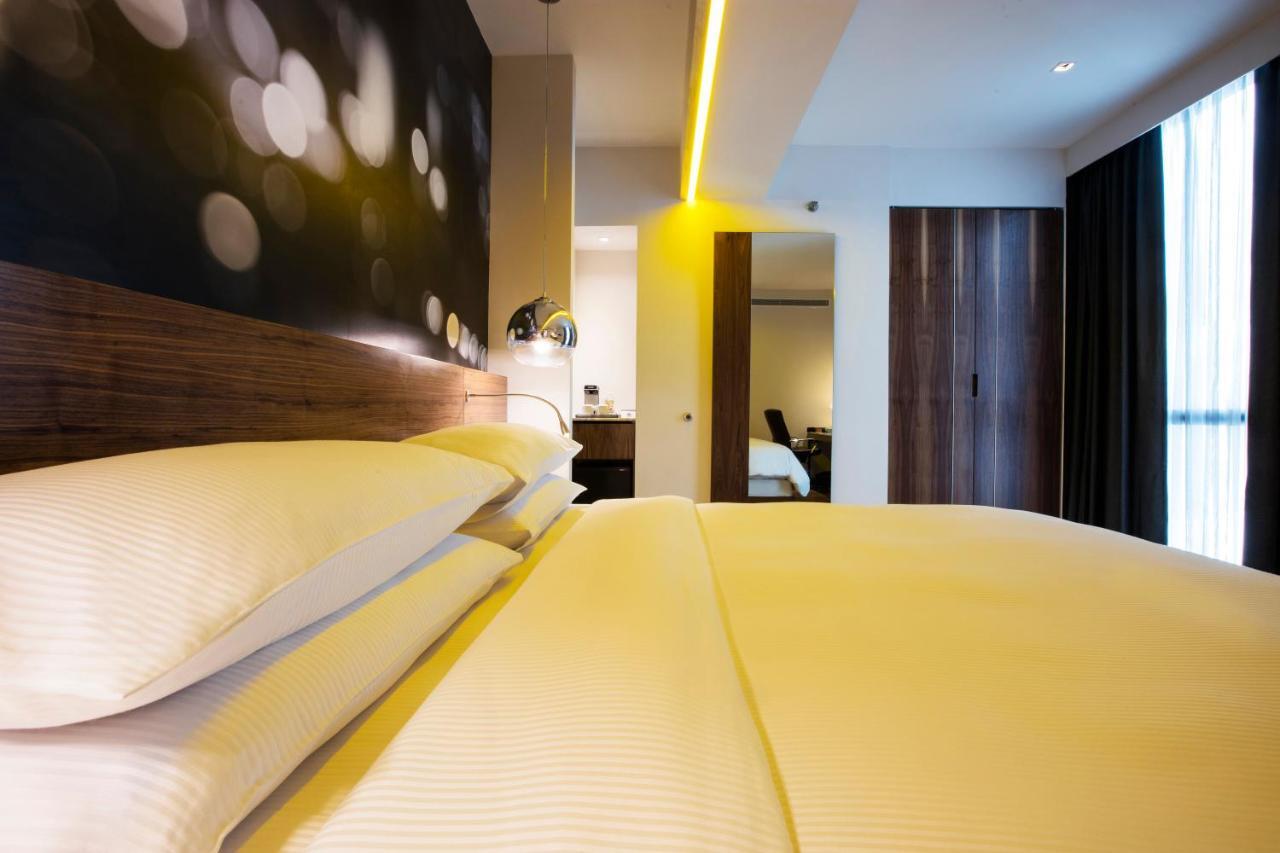 Krystal Urban Guadalajara Hotel Ngoại thất bức ảnh
